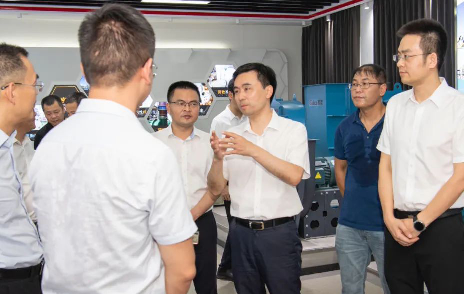 聚英環(huán)保：金進富赴企業(yè)調(diào)研經(jīng)濟穩(wěn)進提質(zhì)工作時強調(diào)：穩(wěn)生產(chǎn)強創(chuàng)新拓市場 為“兩個先行”打下堅實基礎(chǔ)